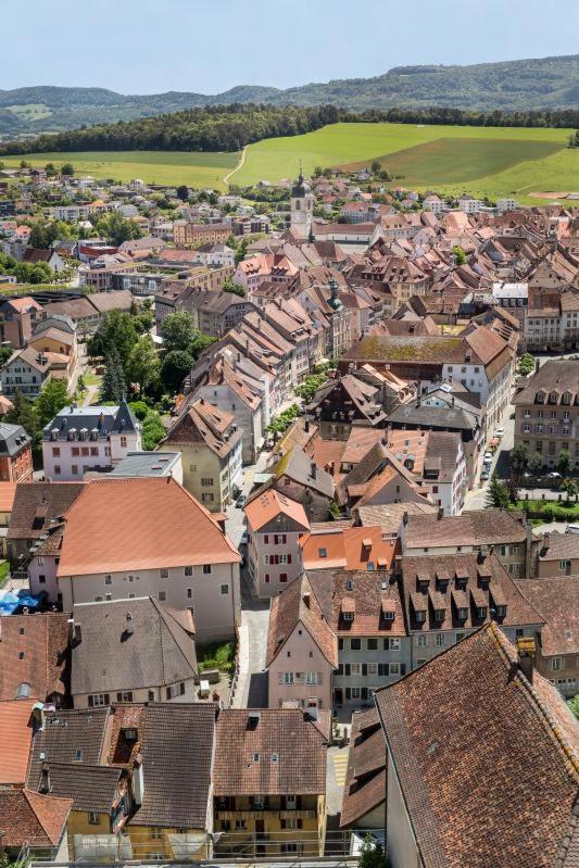 Vivez Un Conte De Fee Dans La Piece Ronde D'Une Tour Medievale ポラントリュイ エクステリア 写真